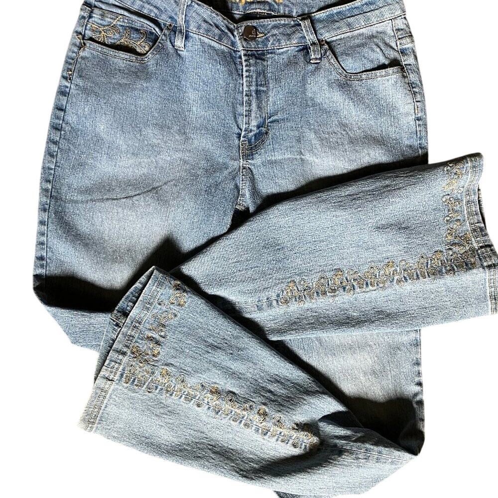 d.jeans Size 8 light washed Embroidered  Flair